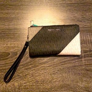 Color-Block Logo Smartphone Wallet